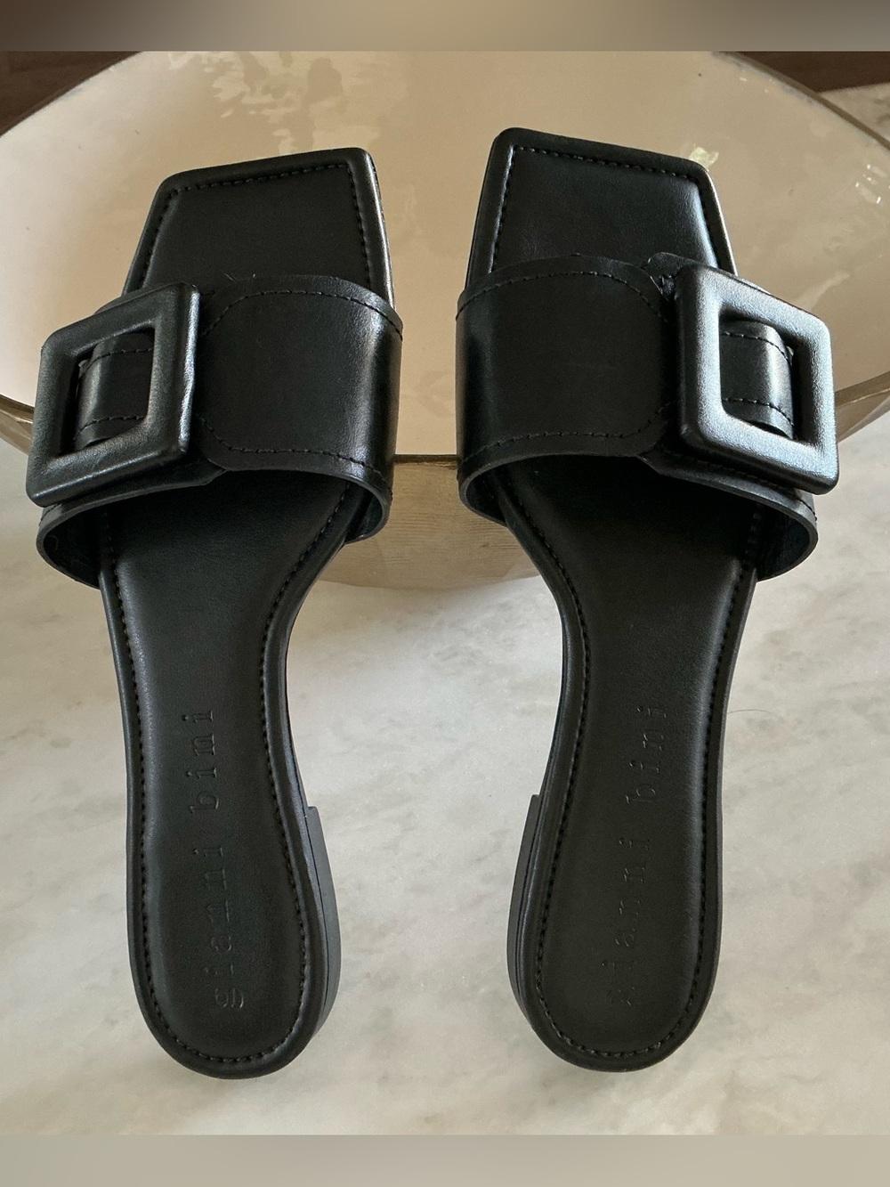 Gianni Bini- Black leather Square-Toe Sandals with Buckle Sz 6.5